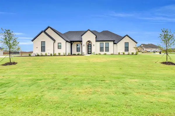 1610 Blackfoot Parkway, Waxahachie, TX 75165