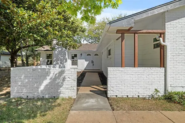 707 Live Oak Court, Red Oak, TX 75154