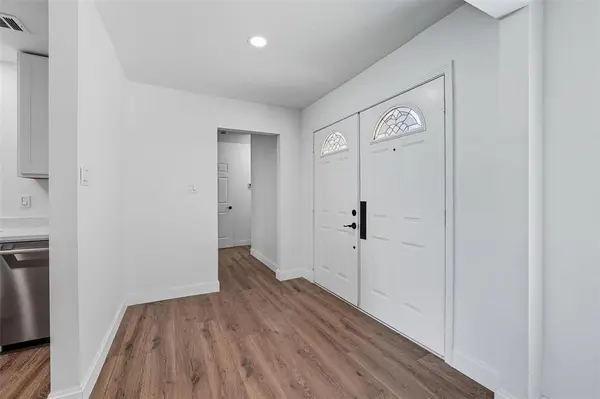 707 Live Oak Court, Red Oak, TX 75154