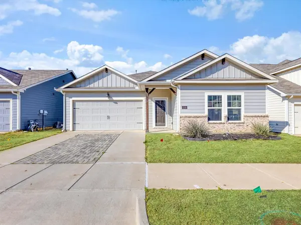 2105 Paxton Way, Denton, TX 76209