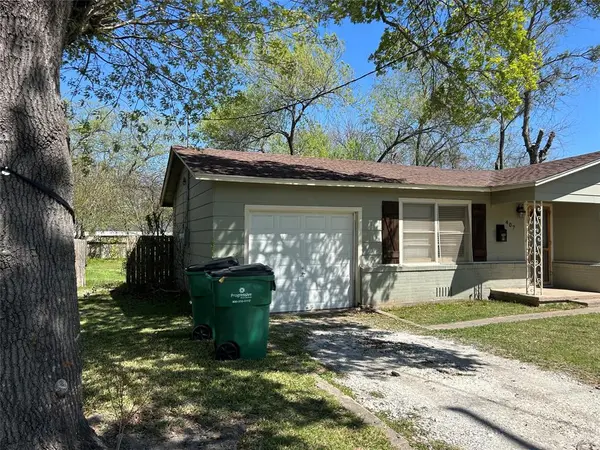 407 N Avenue J, Clifton, TX 76634