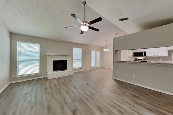 1805 Crimson Court, Arlington, TX 76018