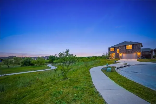 10905 Golden Barrel Court, Fort Worth, TX 76108