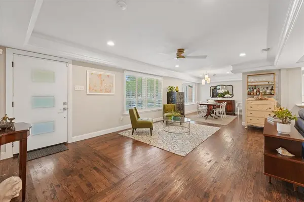 6275 Saratoga Circle, Dallas, TX 75214