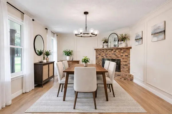 131 Carol Lane, Pecan Hill, TX 75154