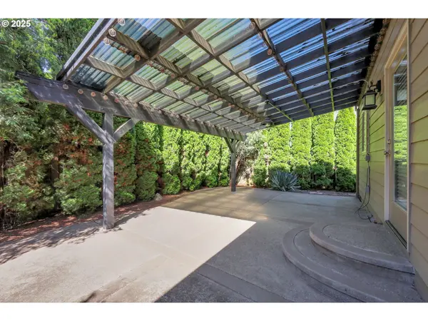 3435 MEADOW VIEW DR, Eugene, OR 97408