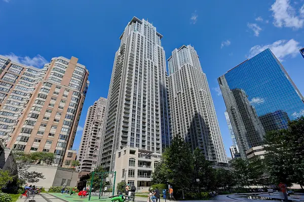 761 Bay ST #2610, Toronto C01, ON M5G 2R2