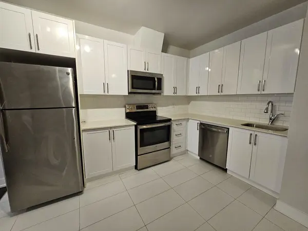 1801 Eglinton AVE W #304, Toronto C03, ON M6E 2H8