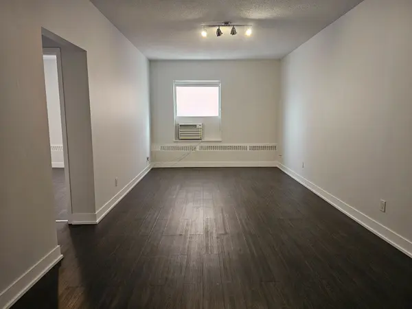 1801 Eglinton AVE W #304, Toronto C03, ON M6E 2H8