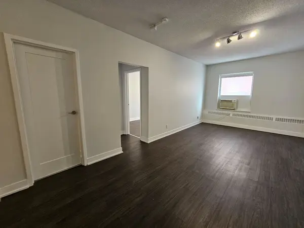 1801 Eglinton AVE W #304, Toronto C03, ON M6E 2H8