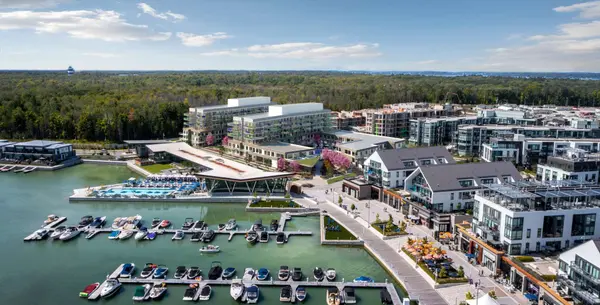 333 Sunseeker AVE #204, Innisfil, ON L9R 0R6