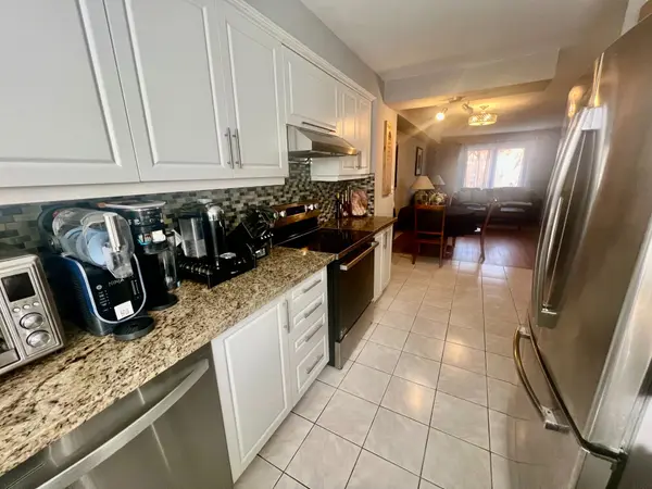 5865 Dalebrook CRES #36B, Mississauga, ON L5M 5X1