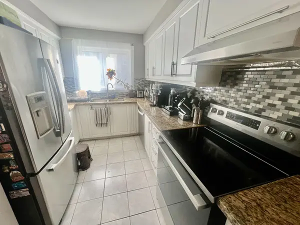 5865 Dalebrook CRES #36B, Mississauga, ON L5M 5X1