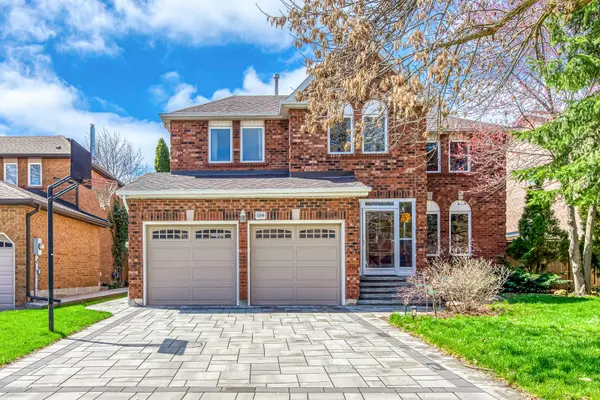 1386 Silversmith DR, Oakville, ON L6M 2X4