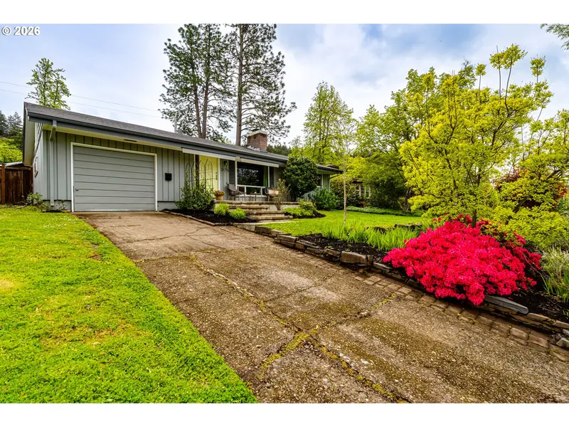 3175 UNIVERSITY ST, Eugene, OR 97405