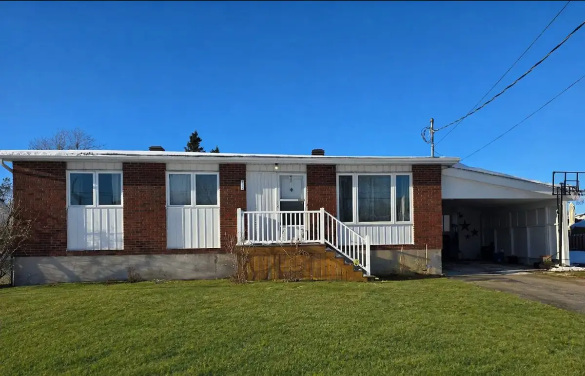 3264 Johnston AVE, Cornwall, ON K6K 1H3