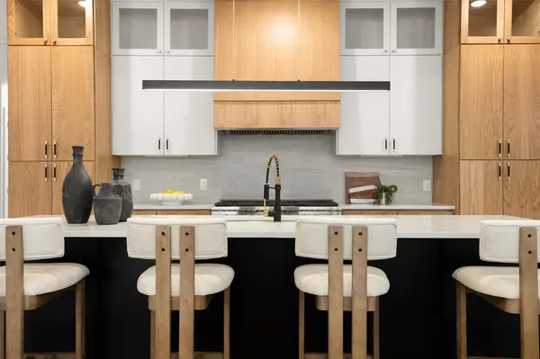 3940 N Crest Haven Road, Dallas, TX 75209