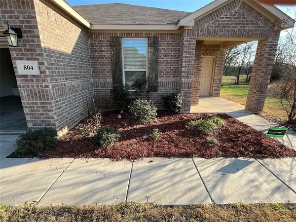 804 Peaceful Brook Drive, Fort Worth, TX 76140