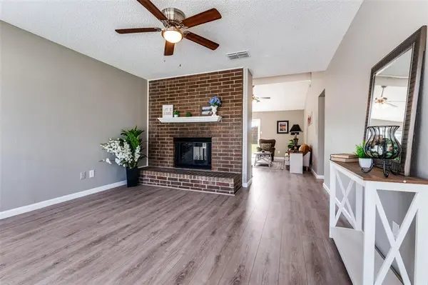 1721 Meadow Lane Terrace, Fort Worth, TX 76112