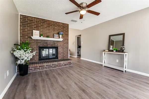 1721 Meadow Lane Terrace, Fort Worth, TX 76112