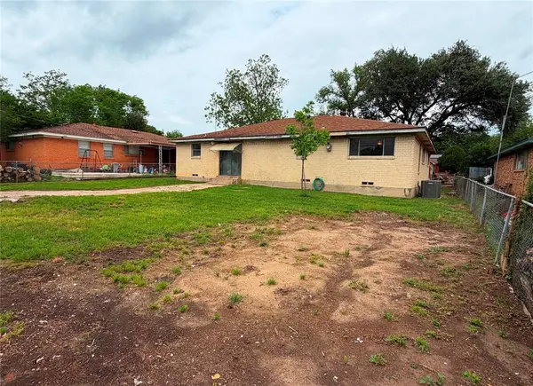 8706 Reva Street, Dallas, TX 75227