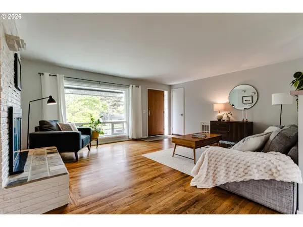 3175 UNIVERSITY ST, Eugene, OR 97405