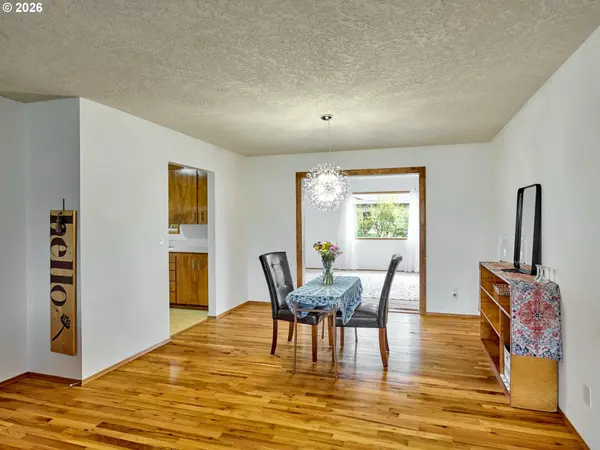 2207 OREGON CT, Woodburn, OR 97071