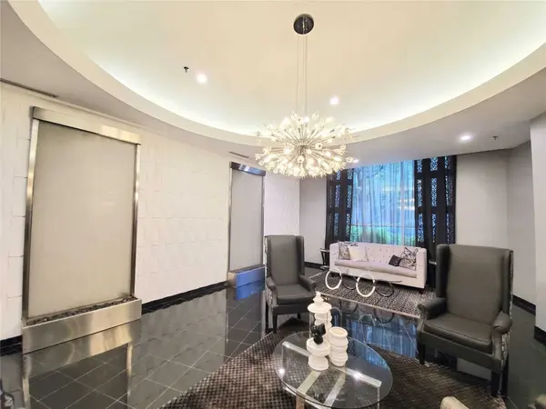 7 Carlton ST #716, Toronto C08, ON M5B 2M3