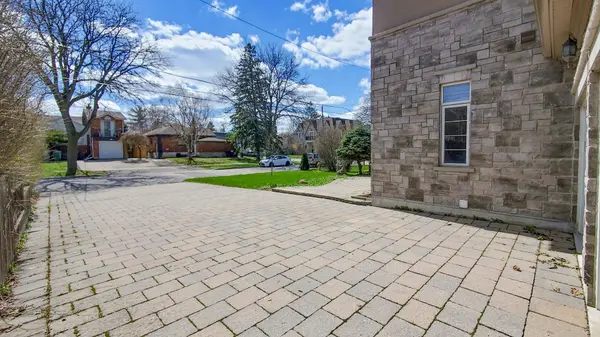 48 Transwell AVE, Toronto C07, ON M2R 2J8