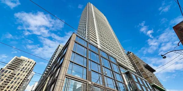 88 Queen ST E #2907, Toronto C08, ON M5C 0B6