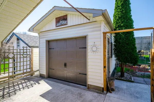 712 Otonabee DR, Peterborough, ON K9J 7P9