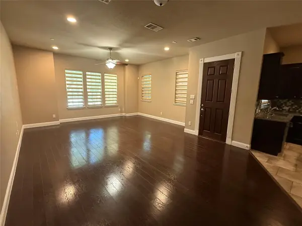 8608 Knox Street, Irving, TX 75063