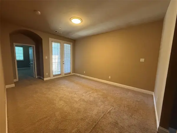 8608 Knox Street, Irving, TX 75063