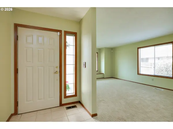 1360 N LOCUST ST, Canby, OR 97013