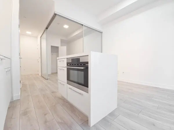 29 Green Trail CT #707, Toronto C15, ON M2K 0J9