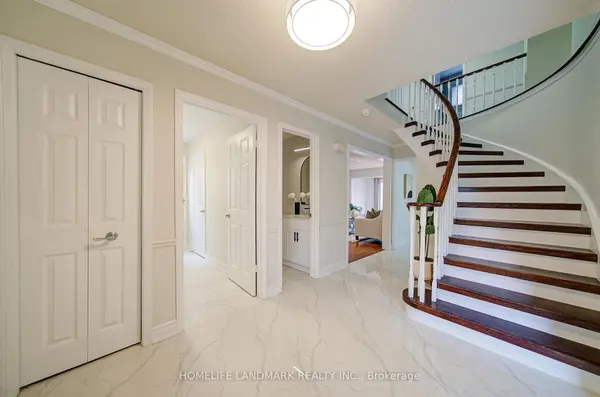 1111 Deer RUN, Mississauga, ON L5C 3P7