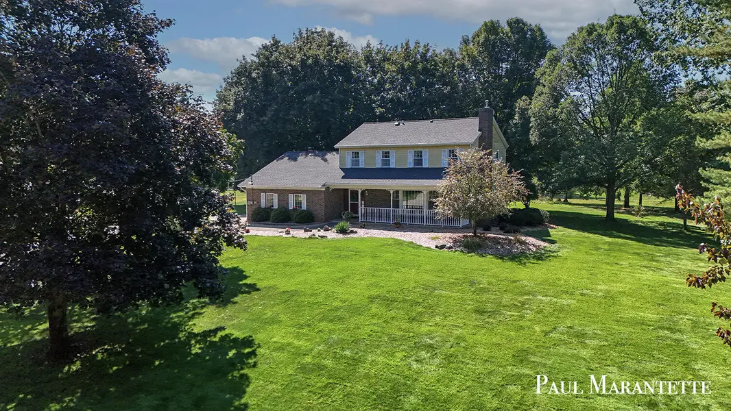 816 Geneva DR, Wayland City, MI 49348