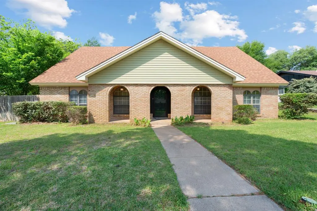 1602 Wagon Wheel Trail, Pantego, TX 76013