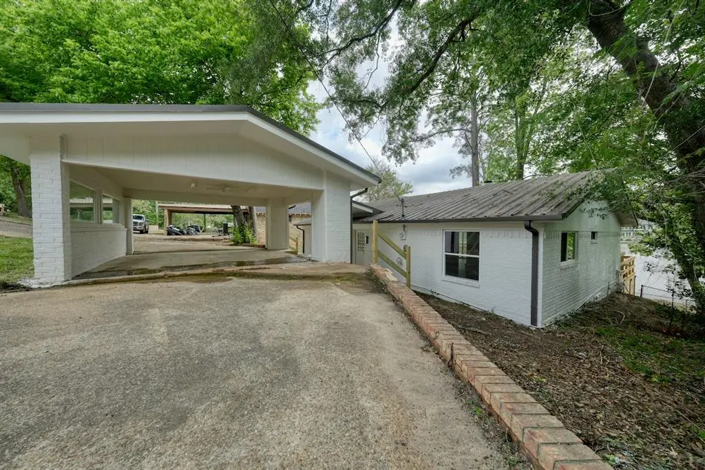 1221 Chateau Lane, Hideaway, TX 75771