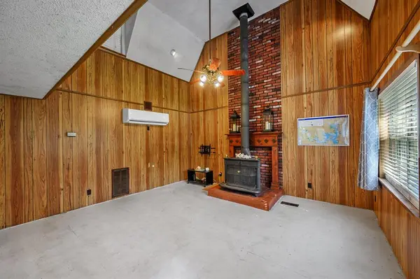 241 Robin Hood Road, Gordonville, TX 76245