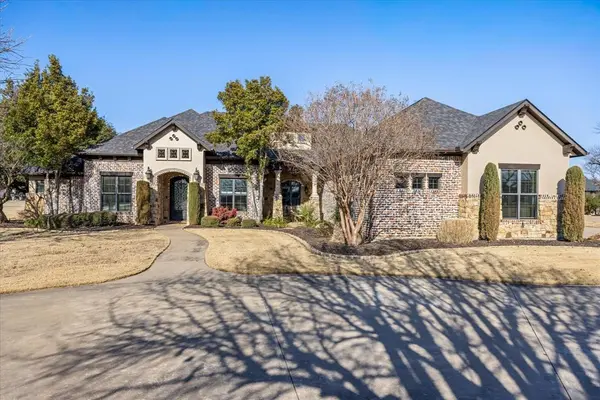 1204 E Scandinavian Court, Granbury, TX 76048