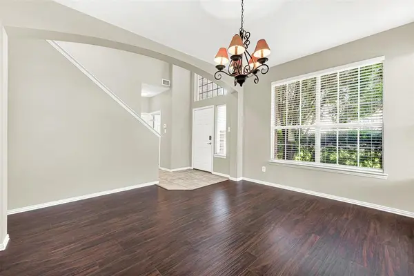 4450 Sharpsburg Drive, Grand Prairie, TX 75052