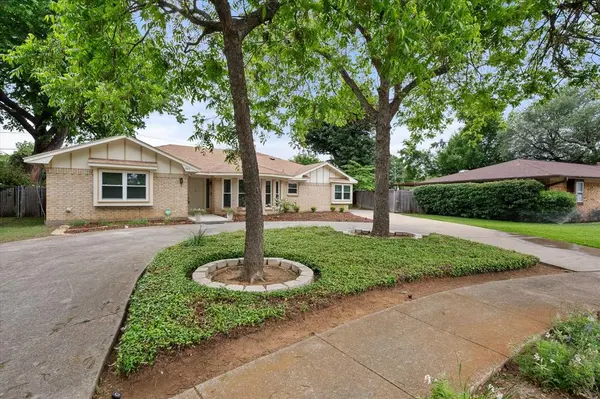 3211 Vernon Drive, Arlington, TX 76015