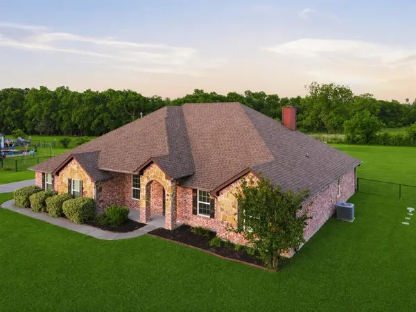 1030 Lester Burt Road, Farmersville, TX 75442