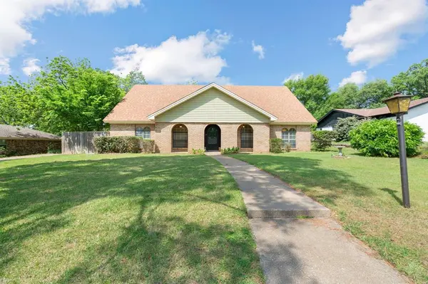 1602 Wagon Wheel Trail, Pantego, TX 76013