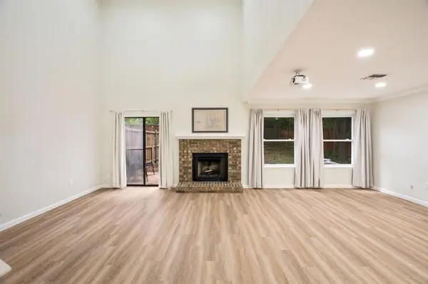 6702 E Northwest Highway, Dallas, TX 75231