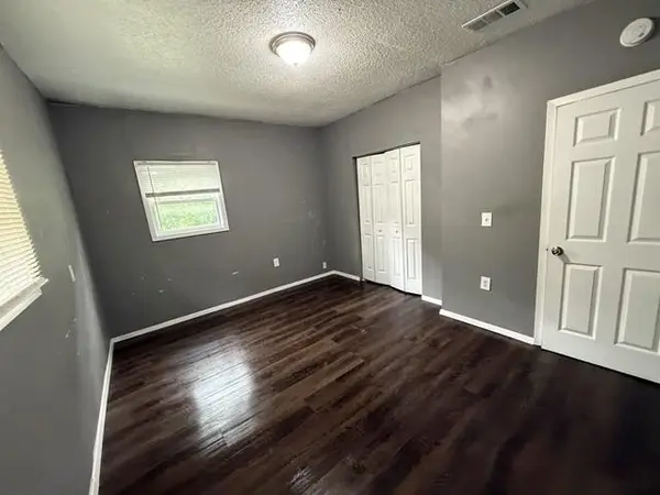 2115 Hurley Avenue, Fort Worth, TX 76110