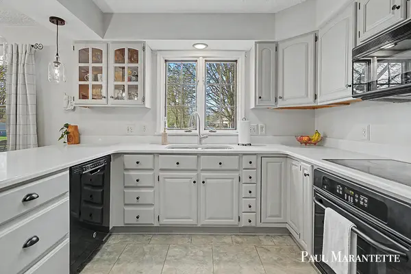 816 Geneva DR, Wayland City, MI 49348