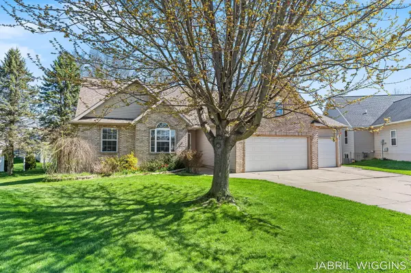 2991 Royal Blue CT, Holland Twp, MI 49424