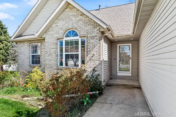 2991 Royal Blue CT, Holland Twp, MI 49424